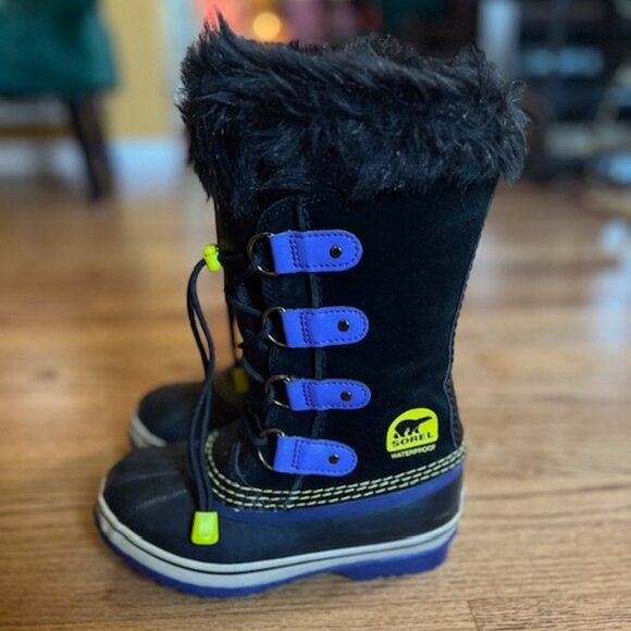 SOREL: YOUTH GIRLS 'JOAN OF ARCTIC' WINTER SNOW BOOTS-SIZE 1Y *GREAT CONDITION*